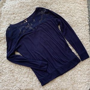 Long sleeve lace top!